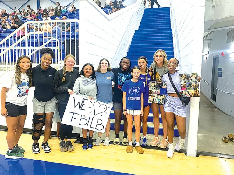 SUBMITTED PHOTOS
SAPULPA LADY CHIEFTAINS came out to the Chieftain Center to support Taylor Bilby (third
from right) at the All-State Game on Wednesday night.