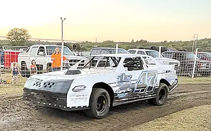 LISA HODGES PHOTO
CAMERON BUTLER races the Number 47 car in the Factory Stock division at Creek County
Speedway.