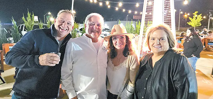 FUN TIMES AT WAYPOINT LOUNGE Left to right: Jonathan Dupee of Freedom Electric,
Sapulpa Mayor Craig Henderson, Chamber President Janet Birnie and City Manager Joan Riley